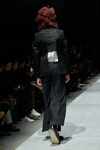 Look 60